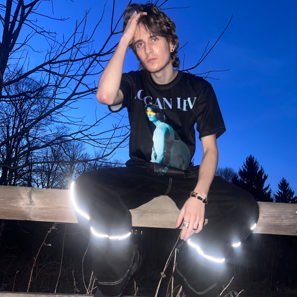 LOGAN LEVI "TRACKLIST" MARBLED TEE
