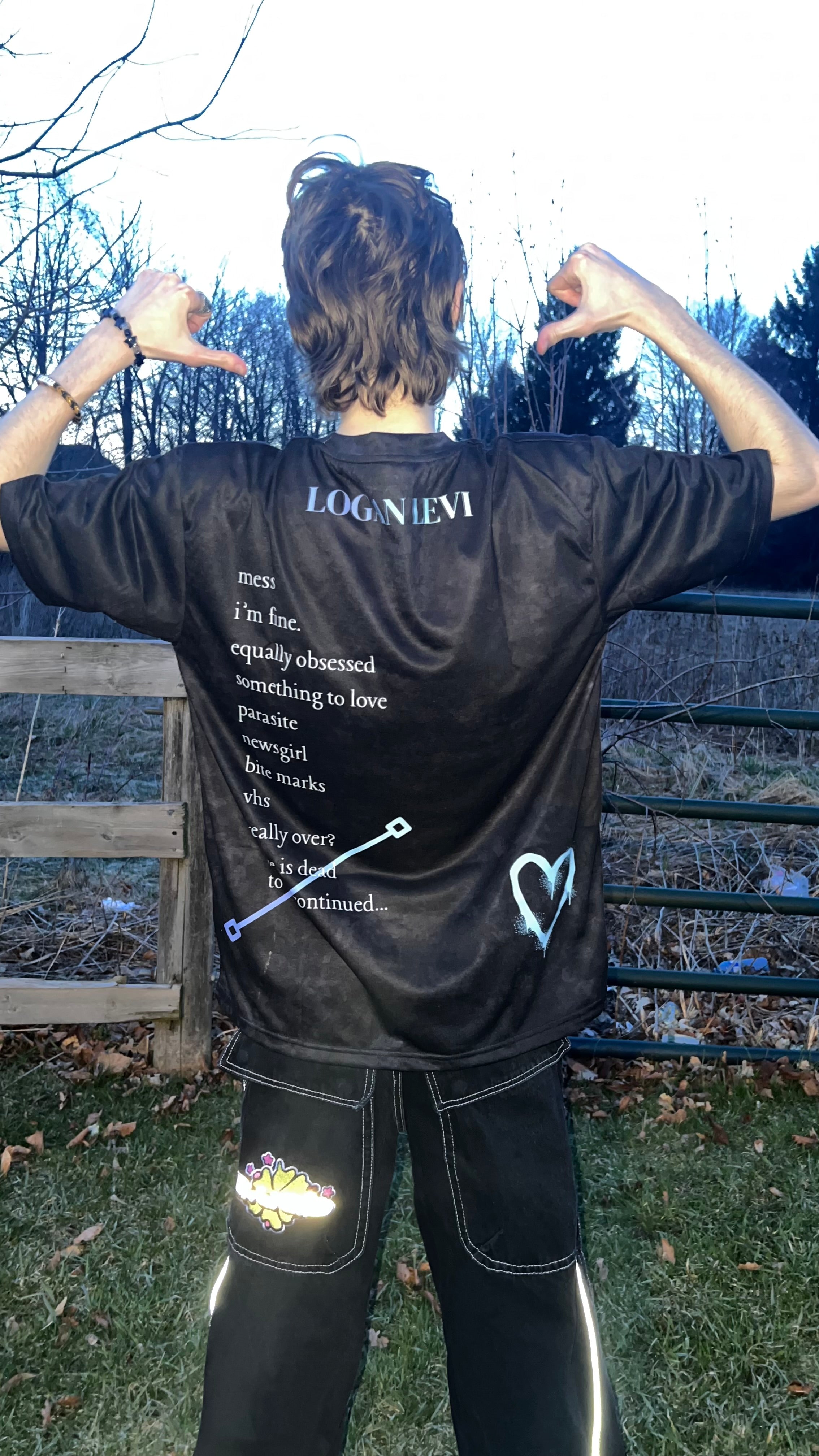 LOGAN LEVI "TRACKLIST" MARBLED TEE